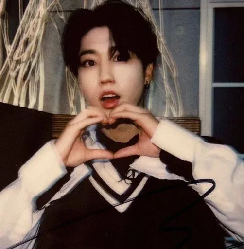 Стикеры для телеграмм и Whatsapp jisung// stray kids